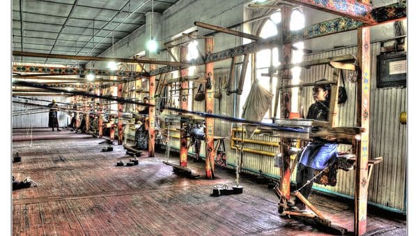 Yodgorlik silk factory looms, Margilan